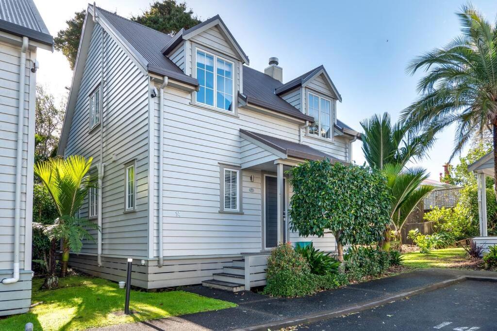 Beach Cottage Exterior